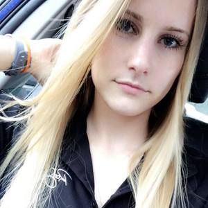 Meet your Posher, Emmalina